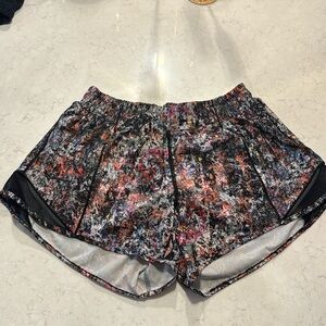 Lululemon Hotty Hot Low-rise Shorts 4”